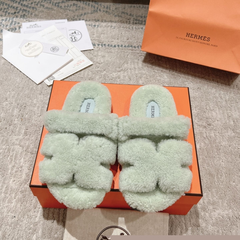 H**mes slippers